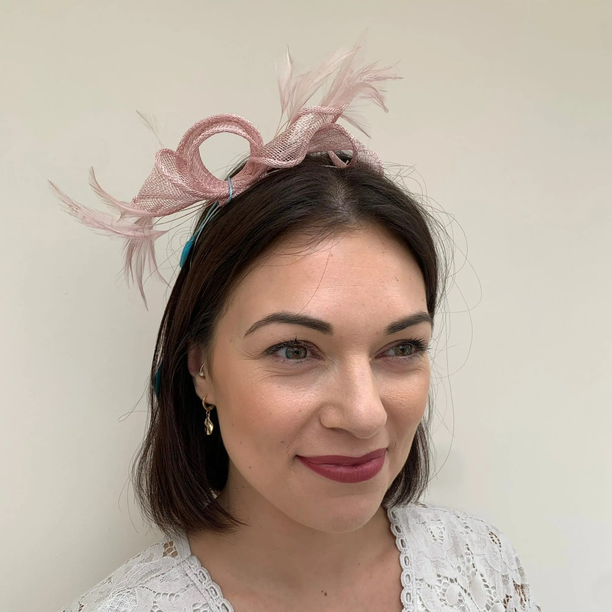 Max and Ellie AF5 Small Fascinator on Headband in Pinks